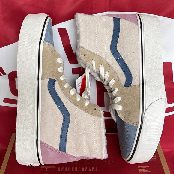 Vans Men’s Sk8-Hi Tapered
Pig Suede/Sherpa Multi Co
VN0A7Q5PMUL Platforms - Picture 12 of 16
